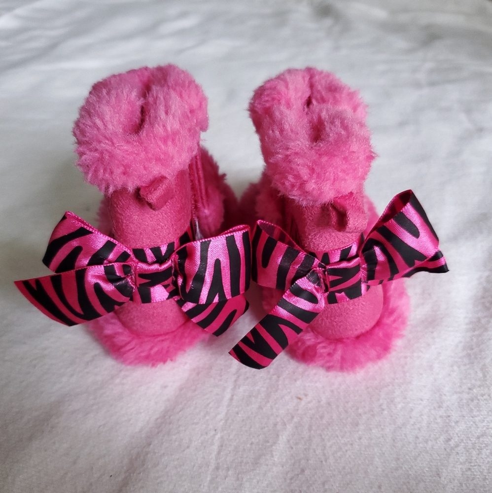 💕❄☃️ BABY GIRL'S PINK WINTER BOOTS 6-9 MO.